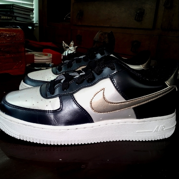 Excellent like new condition air force ones womens size 7.5 - Picture 1 of 6